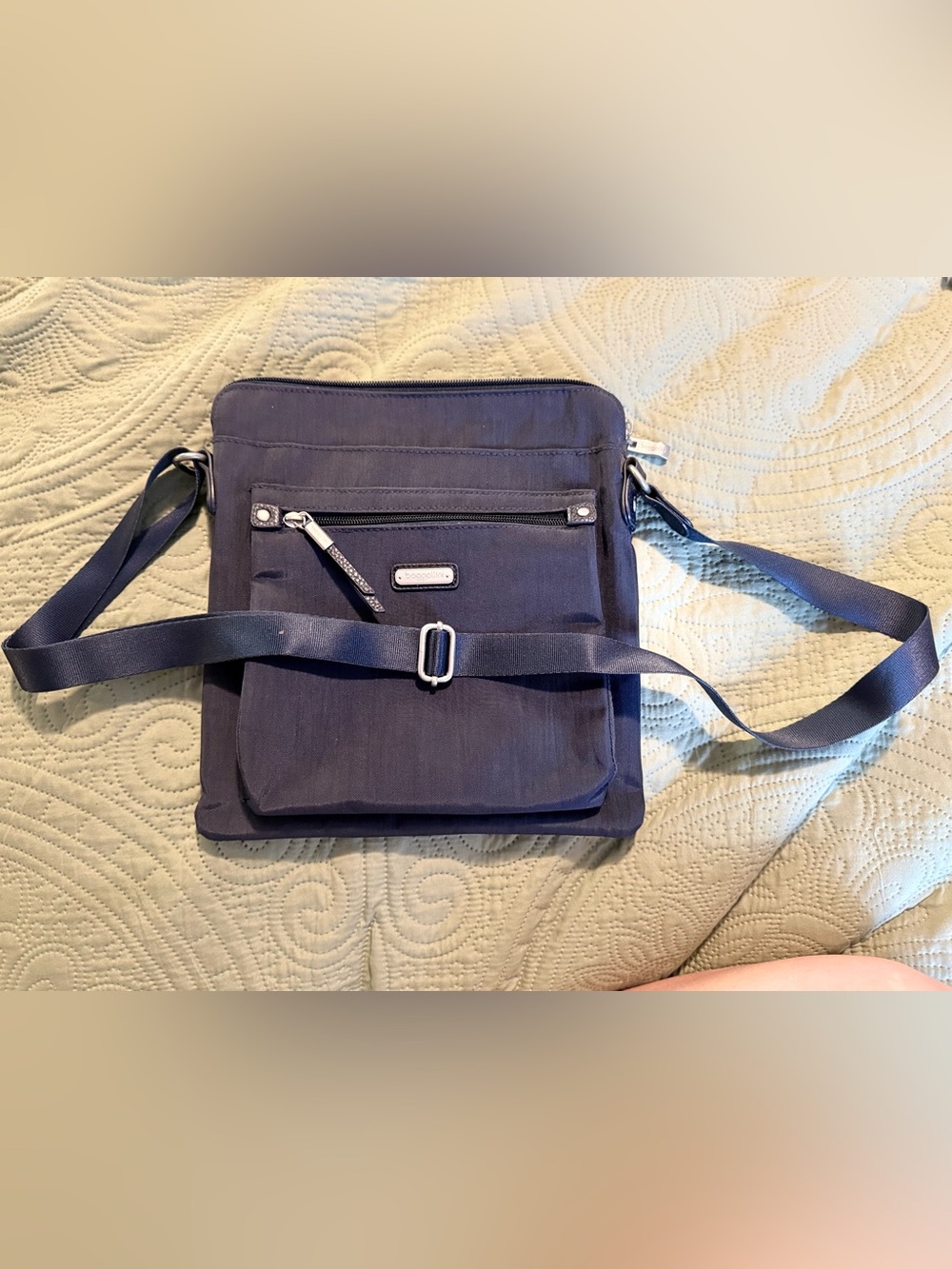 Baggallini Navy Crossbody Messenger Bag with Silver Hardware